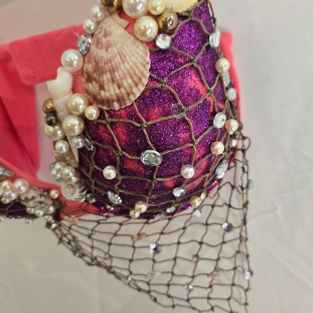 Handmade Mermaid-Style Bra – One-of-a-Kind Costume Piece Perfect for Halloween - Picture 3 of 5